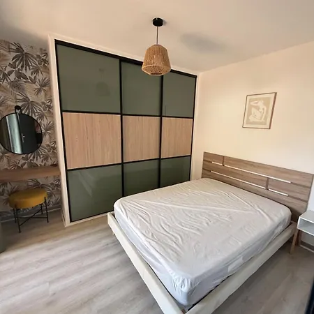 Appartamento Grand T2 Avec Terrasse Et Parking Le Lavandou